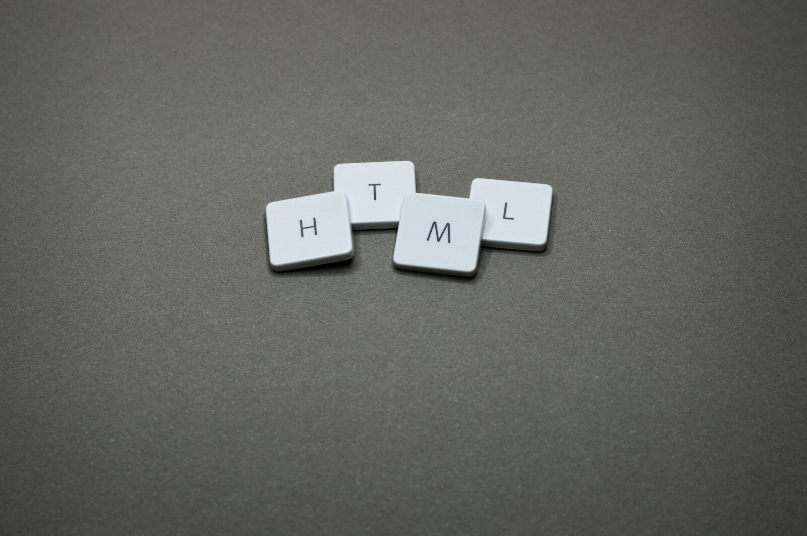 HTML5 — sémantique, tableaux et formulaires
